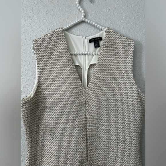 St. John Sleeveless Tweed Cream Color Dress Size L (12) - Picture 3 of 13